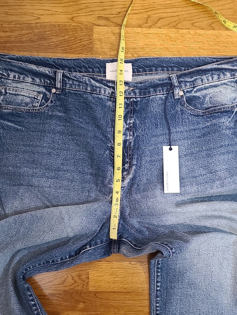 Habitual Women's Medium Blue Straight Jeans (Sz 22) - Picture 6 of 9